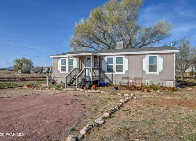 Property at 325 W Acapulco Way, Paulden, AZ 86334, 3 beds, 2 baths