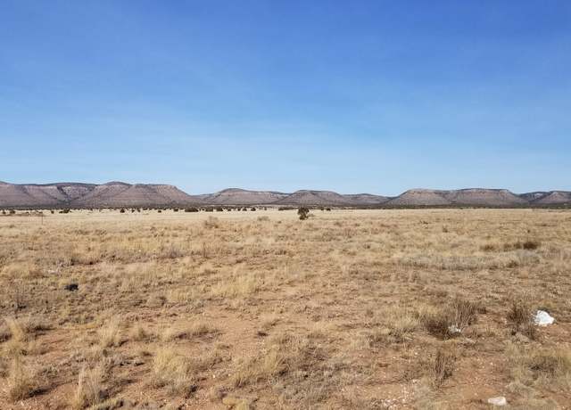 Property at 3124 W Malapai Rd, Paulden, AZ 86334