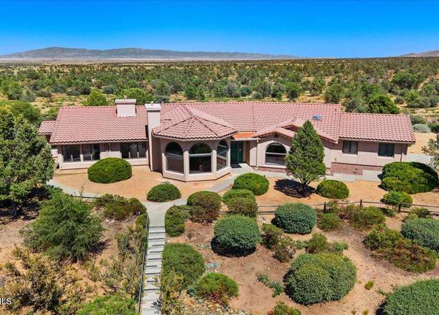 Property at 2082 W Mountain Oak Rd, Prescott, AZ 86305, 3 beds, 3 baths