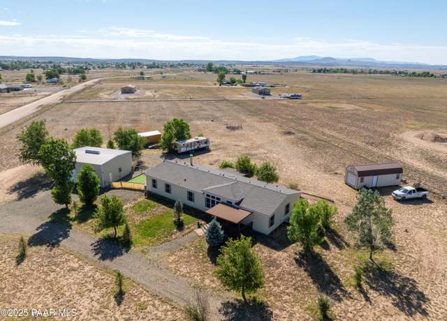 Property at 2425 W Bayberry Dr, Paulden, AZ 86334, 4 beds, 3 baths