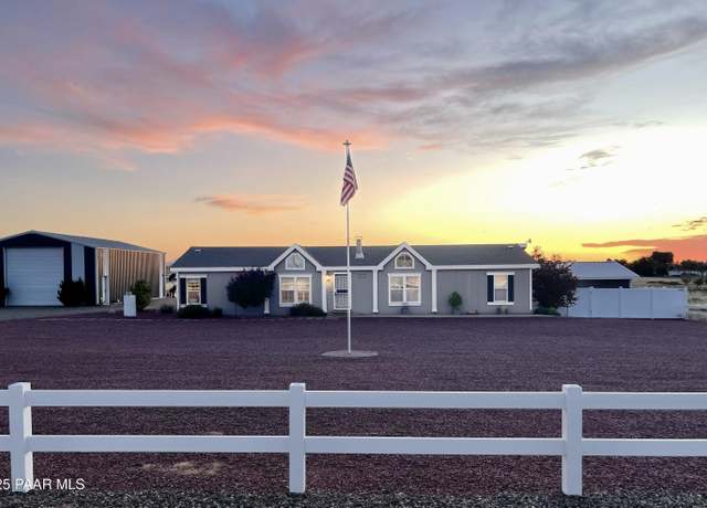 Property at 9810 Full Moon Dr, Prescott Valley, AZ 86315, 3 beds, 2 baths