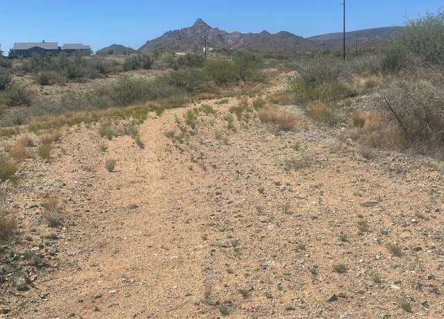 Property at 1 S Surefire Rd, Kirkland, AZ 86332