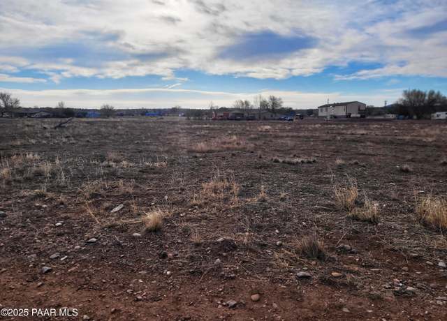 Property at 175 E Mackinac Dr, Paulden, AZ 86334