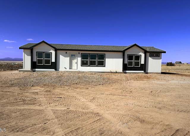Property at 27360 N Miracle Ln, Paulden, AZ 86334, 3 beds, 3 baths