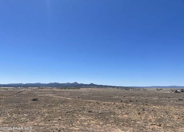 Property at 3805 W Chianti Ln, Paulden, AZ 86334