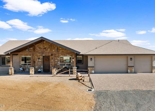 Property at 15885 Lone Fox Trl, Dewey-humboldt, AZ 86327, 3 beds, 2.5 baths