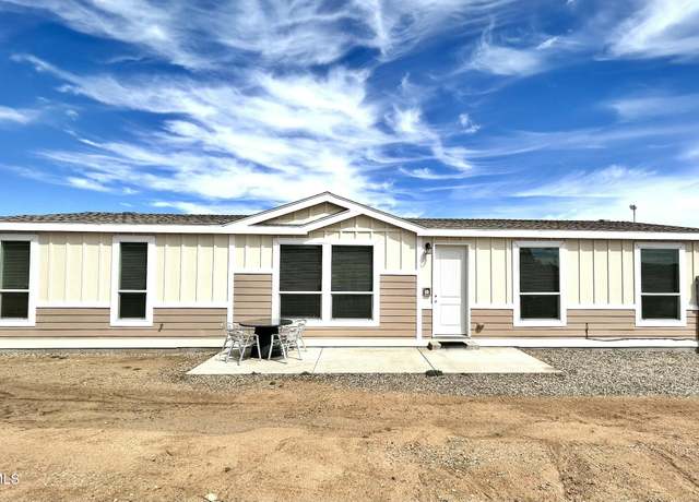 Property at 810 N Old Coach Trl, Dewey-humboldt, AZ 86327, 4 beds, 2 baths