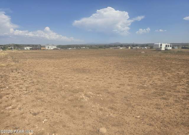 Property at 127 W Laxton Castle Way, Paulden, AZ 86334