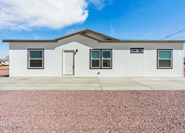 Property at 495 W Granada Dr, Paulden, AZ 86334, 3 beds, 2 baths