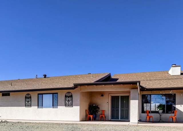 Property at 1086 N Broken Wagon Trl, Dewey-humboldt, AZ 86327, 3 beds, 2.5 baths