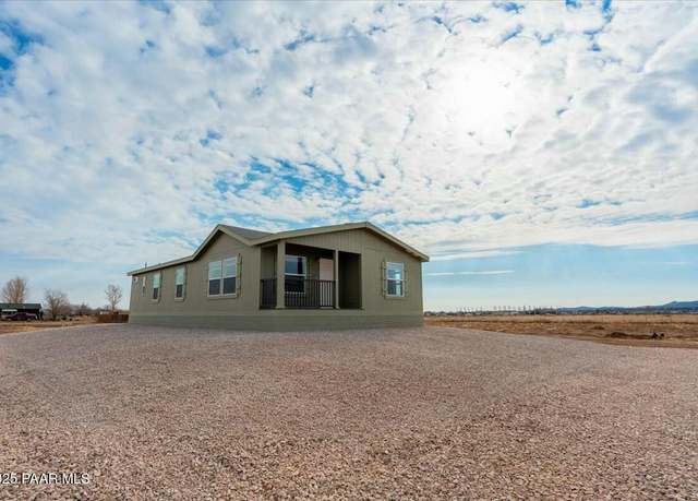 Property at 24921 N Verdot Rd, Paulden, AZ 86334, 3 beds, 2 baths