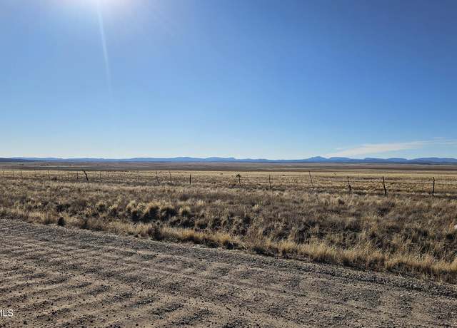 Property at 3971 W Limestone Dr, Paulden, AZ 86334