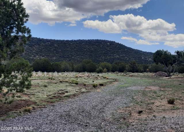 Property at 47683 N Deadwood Dr, Seligman, AZ 86337