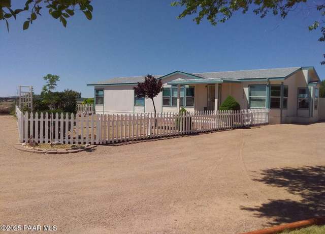 Property at 22050 N Wolf Den Ln, Paulden, AZ 86334, 3 beds, 2 baths