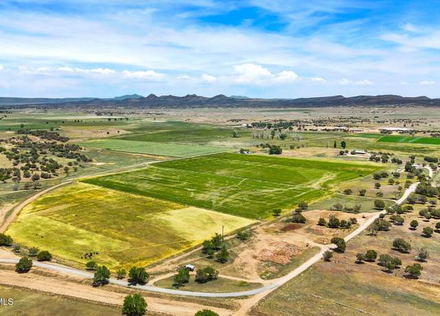 Property at 10825 W Strickland Wash Rd, Prescott, AZ 86305, 3 beds, 3 baths