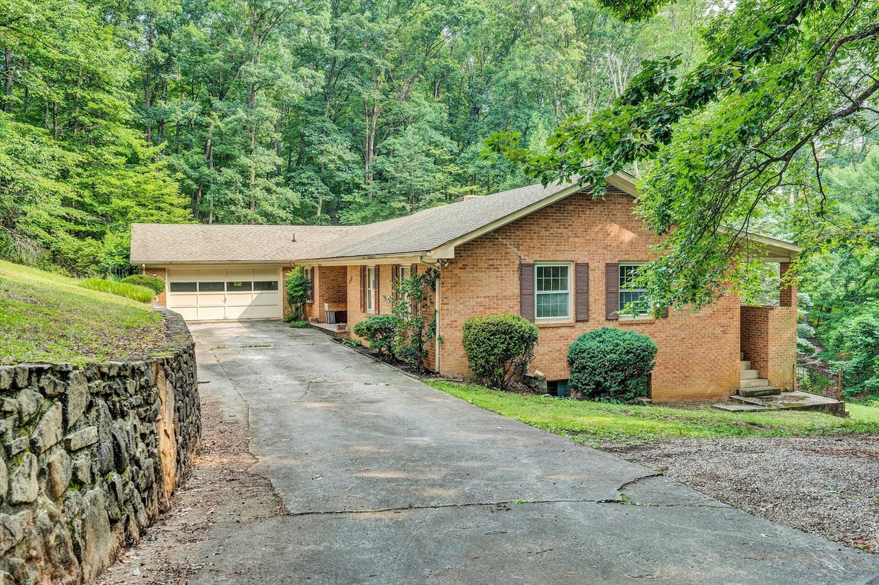 1643 Mountain Heights Dr, Salem, VA 24153 MLS 900032 Redfin