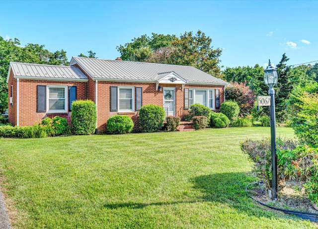 Property at 5067 Franklin St, Rocky Mount, VA 24151, 2 beds, 1 bath
