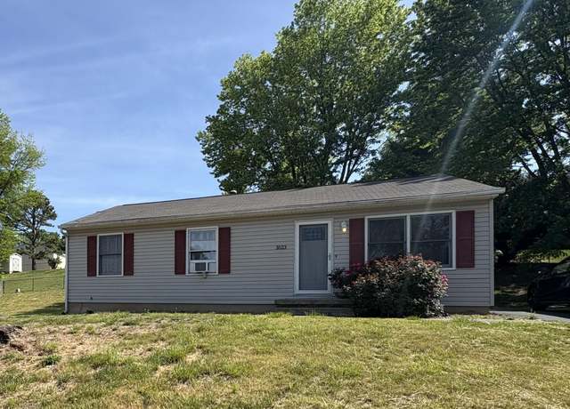 Property at 3523 Springtree Cir NE, Roanoke, VA 24012, 3 beds, 1 bath