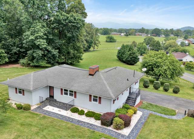 Property at 1313 Boone Dr, Bedford, VA 24523, 4 beds, 3 baths