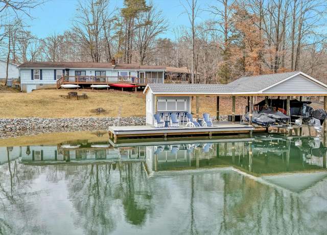Property at 669 Periwinkle Rd, Moneta, VA 24121, 3 beds, 2 baths