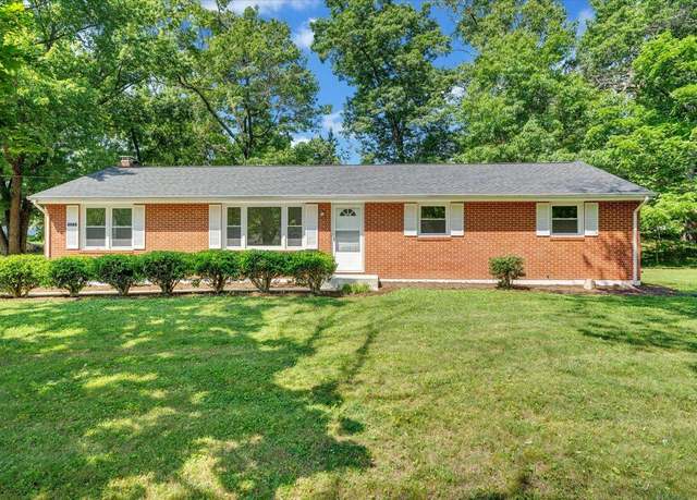Property at 533 Oak Dr, Blue Ridge, VA 24064, 3 beds, 2 baths