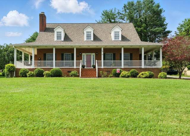 Property at 109 Woodcreek Rd, Bedford, VA 24523, 2 beds, 2.5 baths