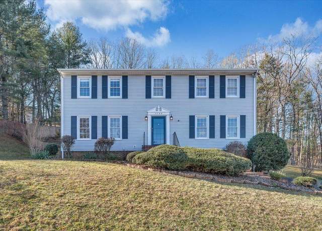 Property at 2746 Bobwhite Dr, Roanoke, VA 24018, 6 beds, 3.5 baths