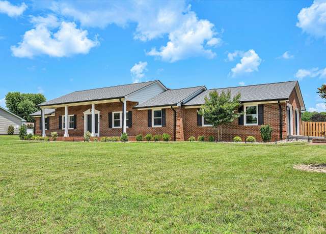 Property at 26 Carriage Ln, Troutville, VA 24175, 3 beds, 2 baths