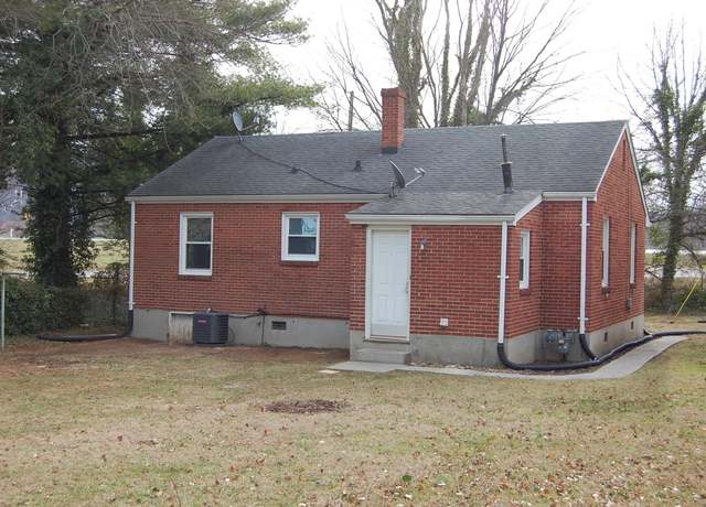 Property at 2527 Sanford Ave SW, Roanoke, VA 24014, 3 beds, 1 bath