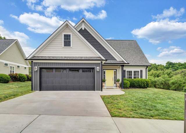 Property at 205 Mountain Brook Dr, Roanoke, VA 24012, 3 beds, 2.5 baths