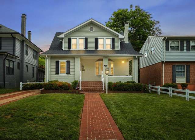 Property at 2509 Rosalind Ave SW, Roanoke, VA 24014, 5 beds, 2.5 baths