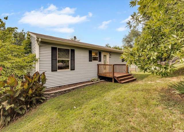 Property at 4902 Old Mountain Rd NE, Roanoke, VA 24019, 3 beds, 2 baths