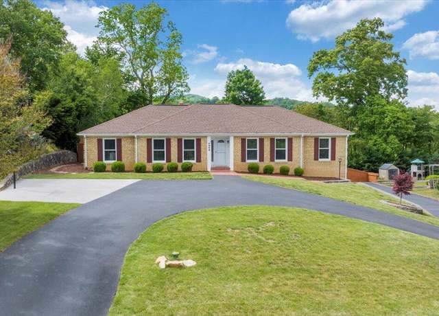 Property at 4949 Grape Tree Ln, Roanoke, VA 24018, 3 beds, 3 baths