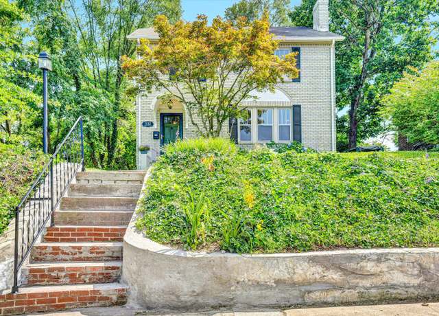 Property at 1132 Hamilton Ave SW, Roanoke, VA 24015, 4 beds, 3 baths