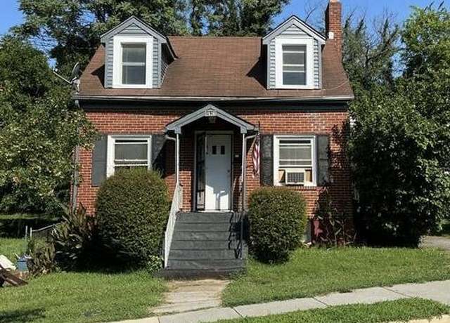 Property at 1836 10th St NW, Roanoke, VA 24012, 2 beds, 1.5 baths