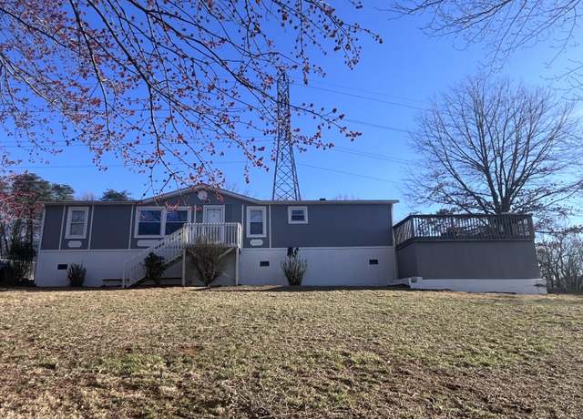 Property at 1923 Redwood Rd SE, Roanoke, VA 24014, 3 beds, 2 baths