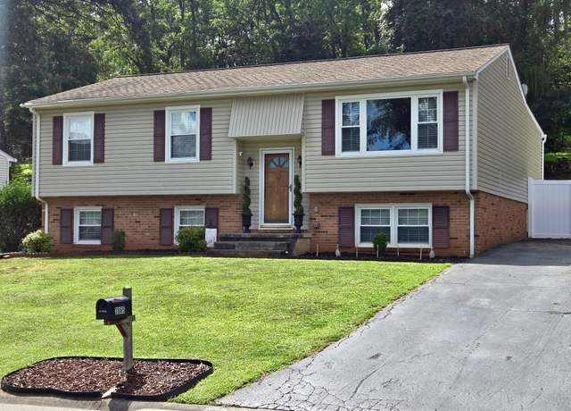 Property at 3865 Meadowlark Rd, Roanoke, VA 24018, 5 beds, 2 baths