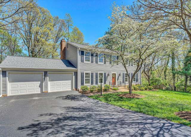 Property at 3218 Woodview Rd, Roanoke, VA 24018, 5 beds, 2.5 baths