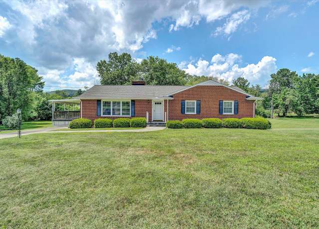 Property at 6840 Tinkerdale Rd, Roanoke, VA 24019, 3 beds, 2.5 baths