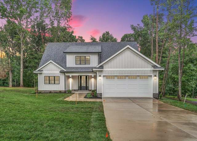 Property at 120 Pointe O Woods Dr, Huddleston, VA 24104, 3 beds, 3.5 baths