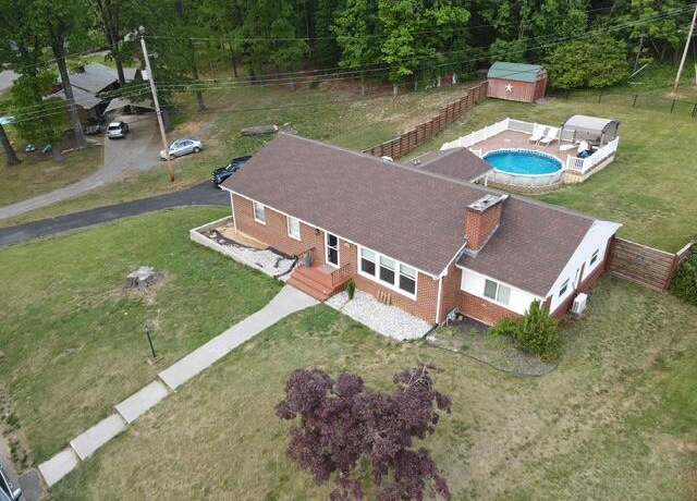 Property at 514 Briarwood Dr, Vinton, VA 24179, 4 beds, 2 baths