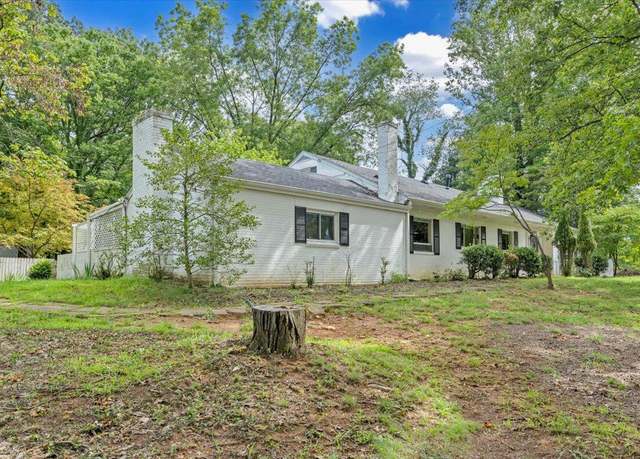 Property at 3990 Winding Way Rd SW, Roanoke, VA 24015, 4 beds, 3 baths