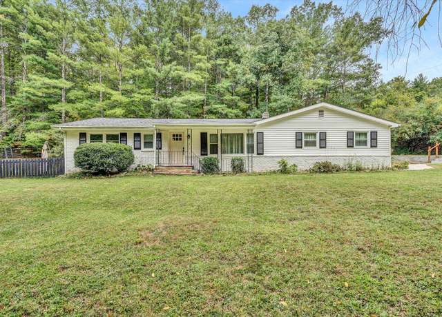 Property at 3125 Forest Acre Trl, Salem, VA 24153, 3 beds, 2 baths