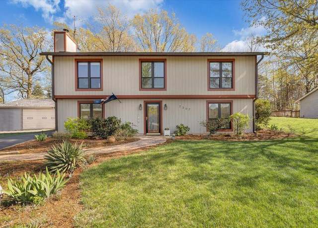 Property at 7307 Crosstimbers Trl, Roanoke, VA 24019, 4 beds, 2 baths
