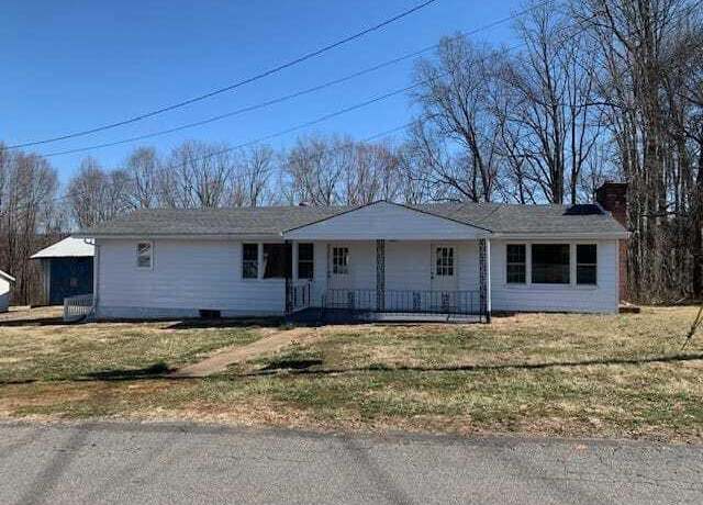 Property at 122 Acorn Rd, Rocky Mount, VA 24151, 3 beds, 2 baths
