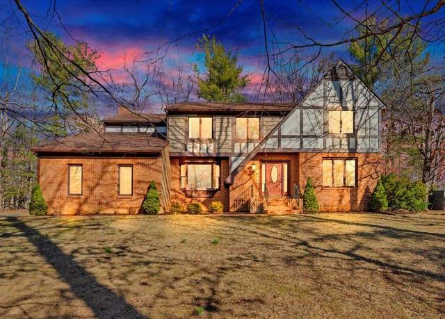 Property at 74 Stonehaven Ln, Blue Ridge, VA 24064, 4 beds, 2.5 baths