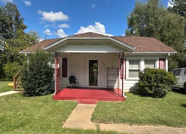 Property at 352 Club House Rd, Martinsville, VA 24112, 3 beds, 1 bath