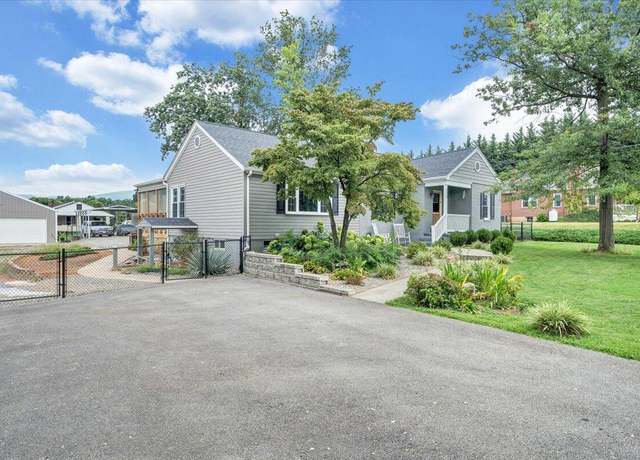 Property at 423 Turner Rd, Salem, VA 24153, 3 beds, 2 baths