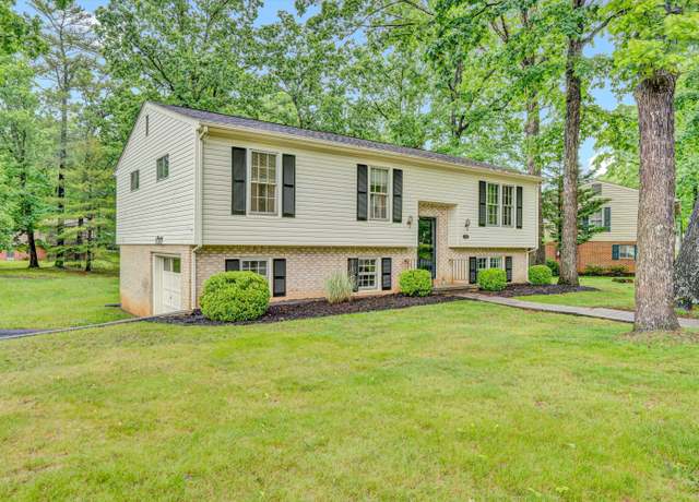 Property at 2749 White Pelican Ln, Roanoke, VA 24018, 4 beds, 2.5 baths
