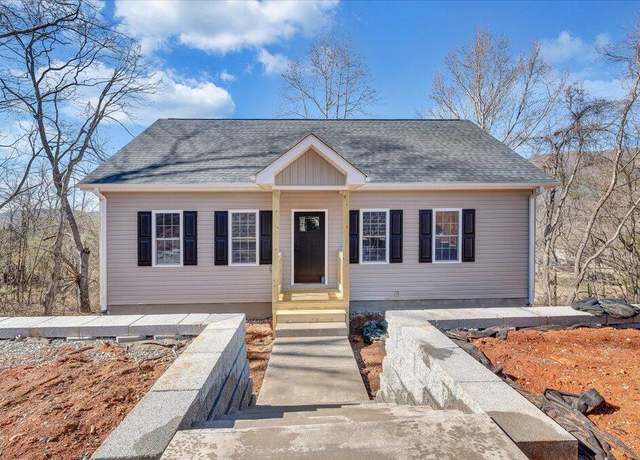 Property at 142 Chenault St, Buchanan, VA 24066, 3 beds, 3 baths